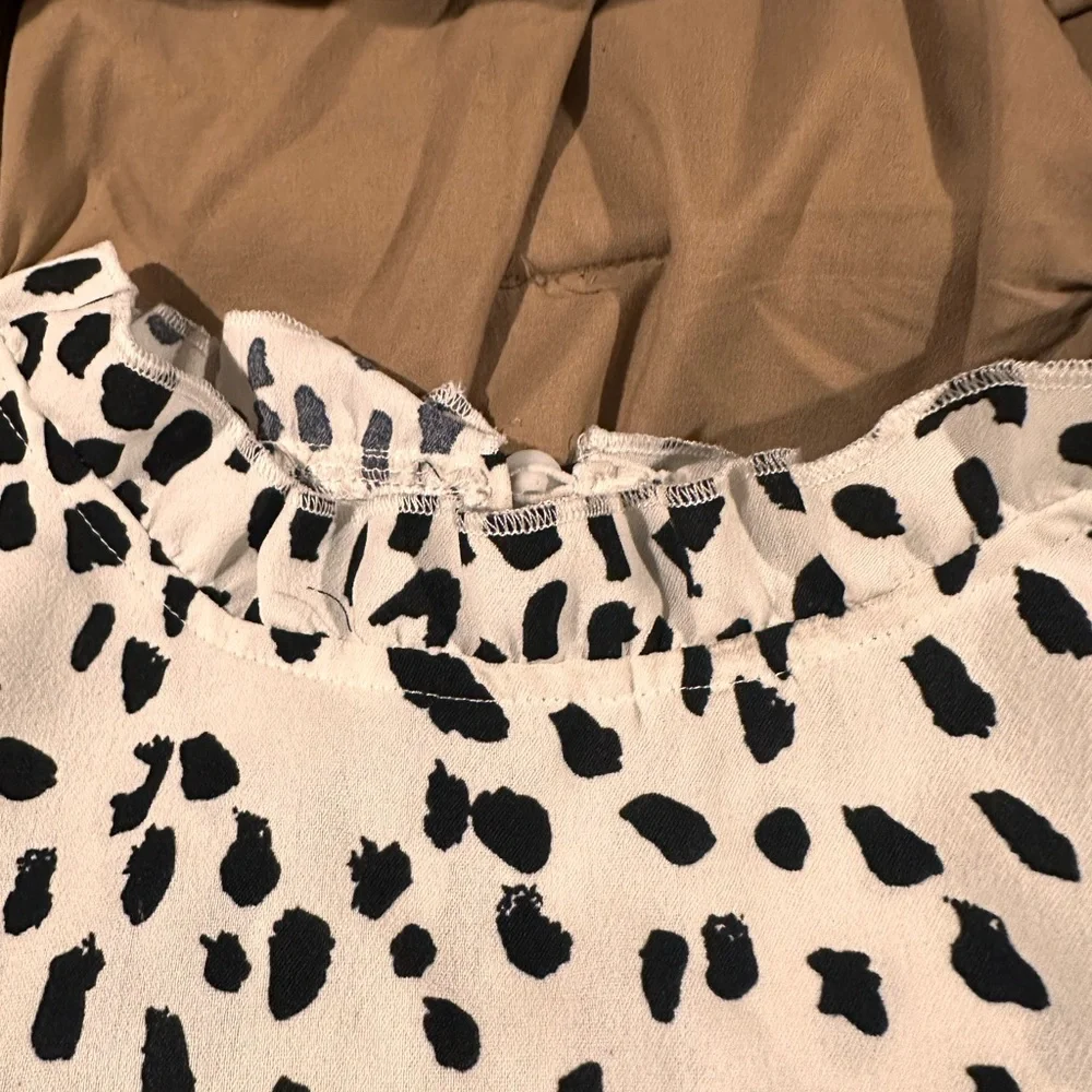 Stylish Black and White Polka Dot Women's Top - Picture 2 of 3